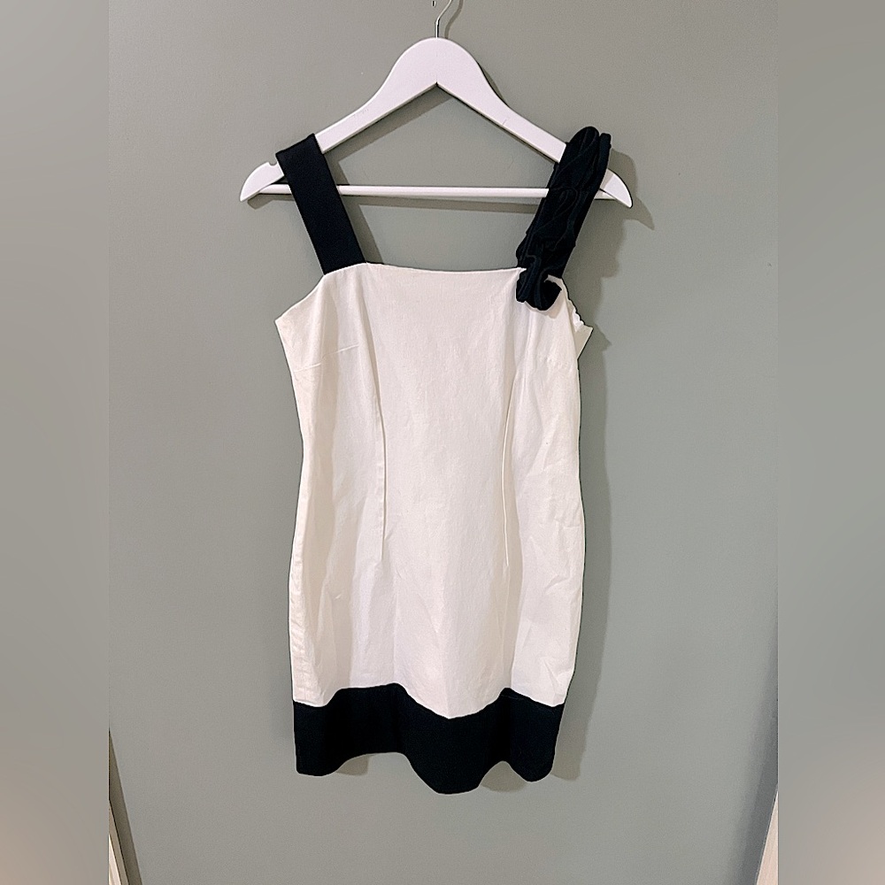 Julia Jordan women's classic white with black accent color zip back dress 4